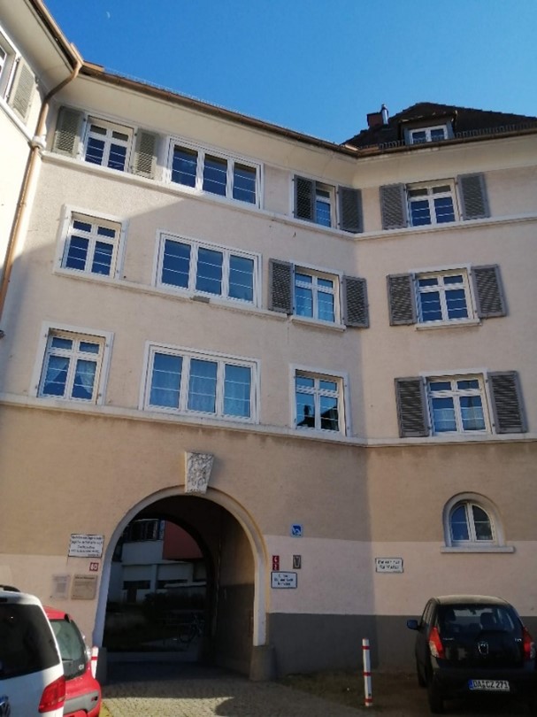 Darmstadt-Ｌ字型に建つEckhaus